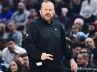 1xbet体育教练-尼克斯队主教练面临集训期挑战