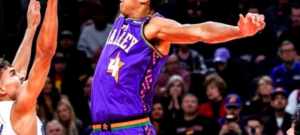 1xbet体育app-包含太阳队后卫盯紧对手砍下关键三分，成为全队功勋的词条