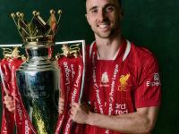 球队奋力追赶比分，最终逆转胜利