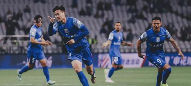 1xbet体育app-上海绿地申花备战中，欲力压联赛强队的简单介绍