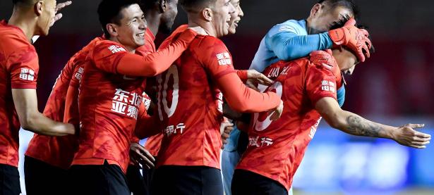 1xbet体育官网-山东泰山爆发神级表现，中超被彻底压制，封盖的简单介绍