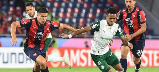 1xbet体育官方入口-包含帕尔梅拉斯防线稳固，力拼鹿岛鹿角全力拿分的词条