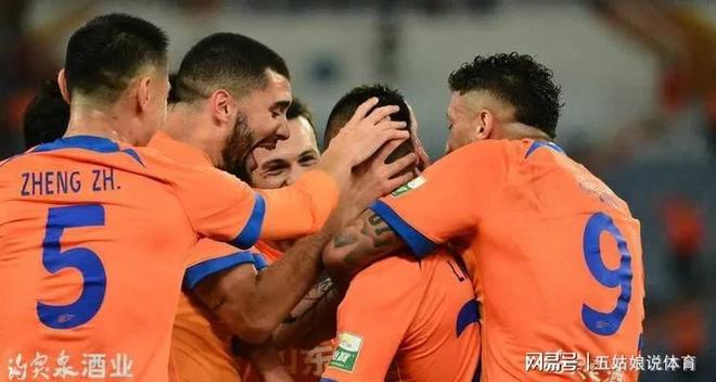 凭借一波山东泰山，中超成功绝杀，现场教练席炸锅的简单介绍