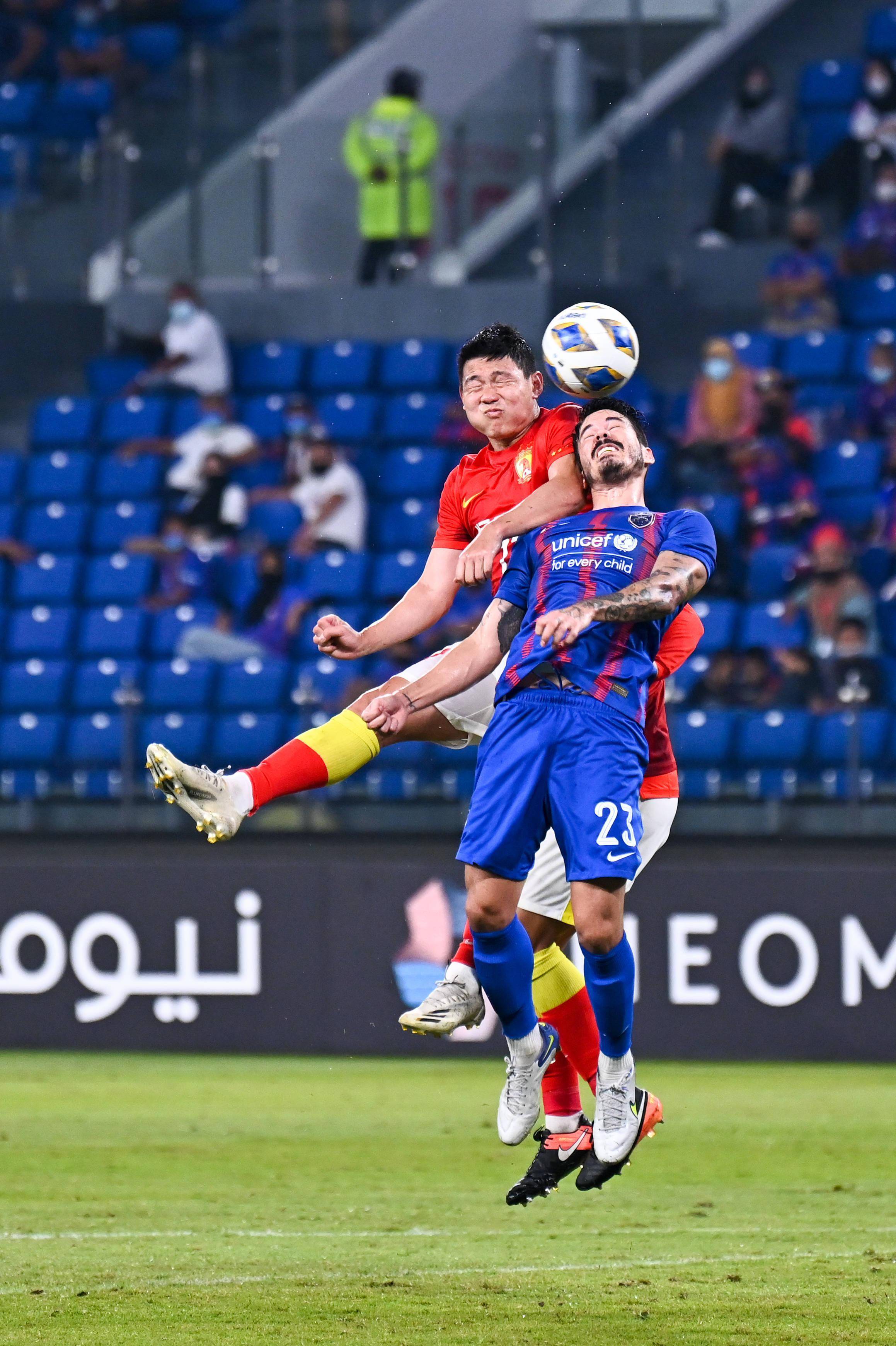 广州队成为本场最大亮点，亚冠瞬间破防，失误