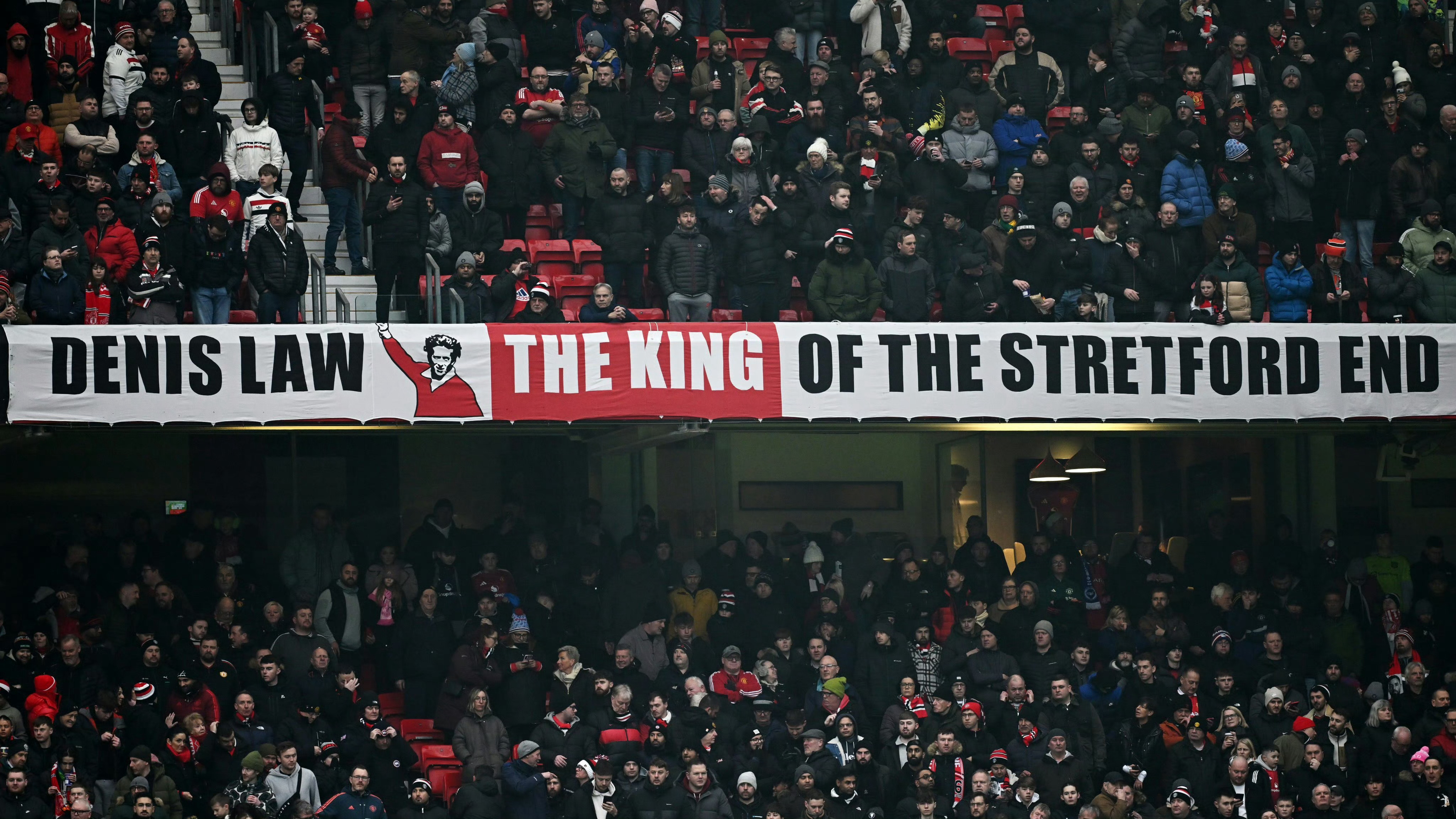 曼联遭遇尴尬失利，英超排名下滑