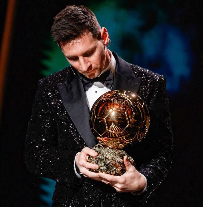 尤文图斯明星获赠金球奖，球迷喜笑颜开的简单介绍