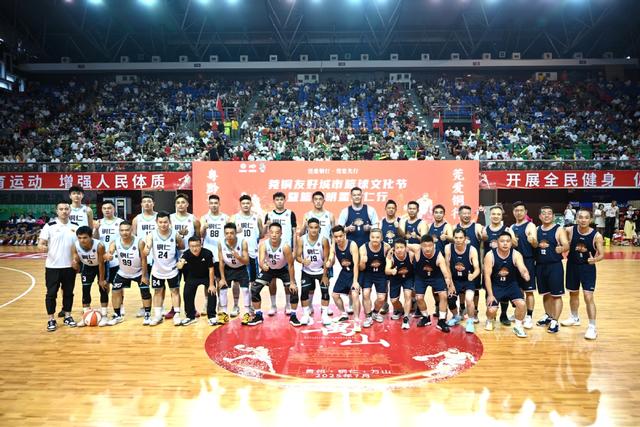 关于职业篮球联赛再次点燃球迷热情，整个场馆沸腾的信息