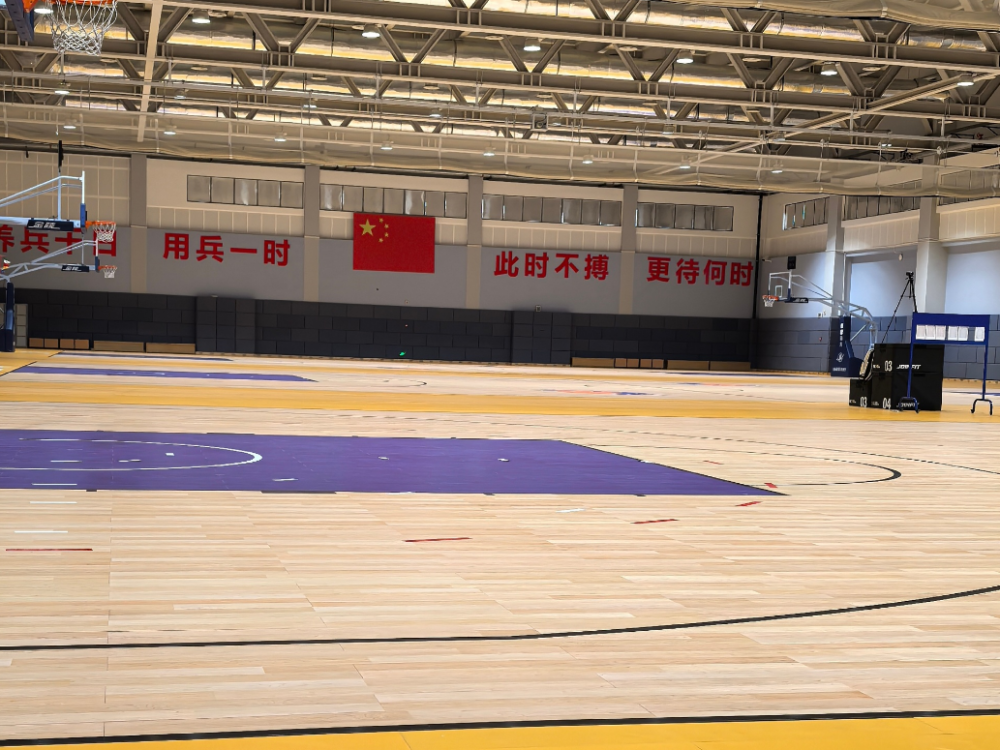 李宁受邀访问国家队训练基地