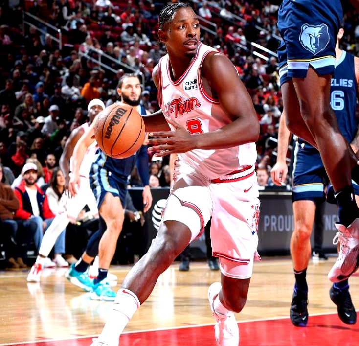 包含超音速队后卫表现抢眼，成为队中重要一环的词条