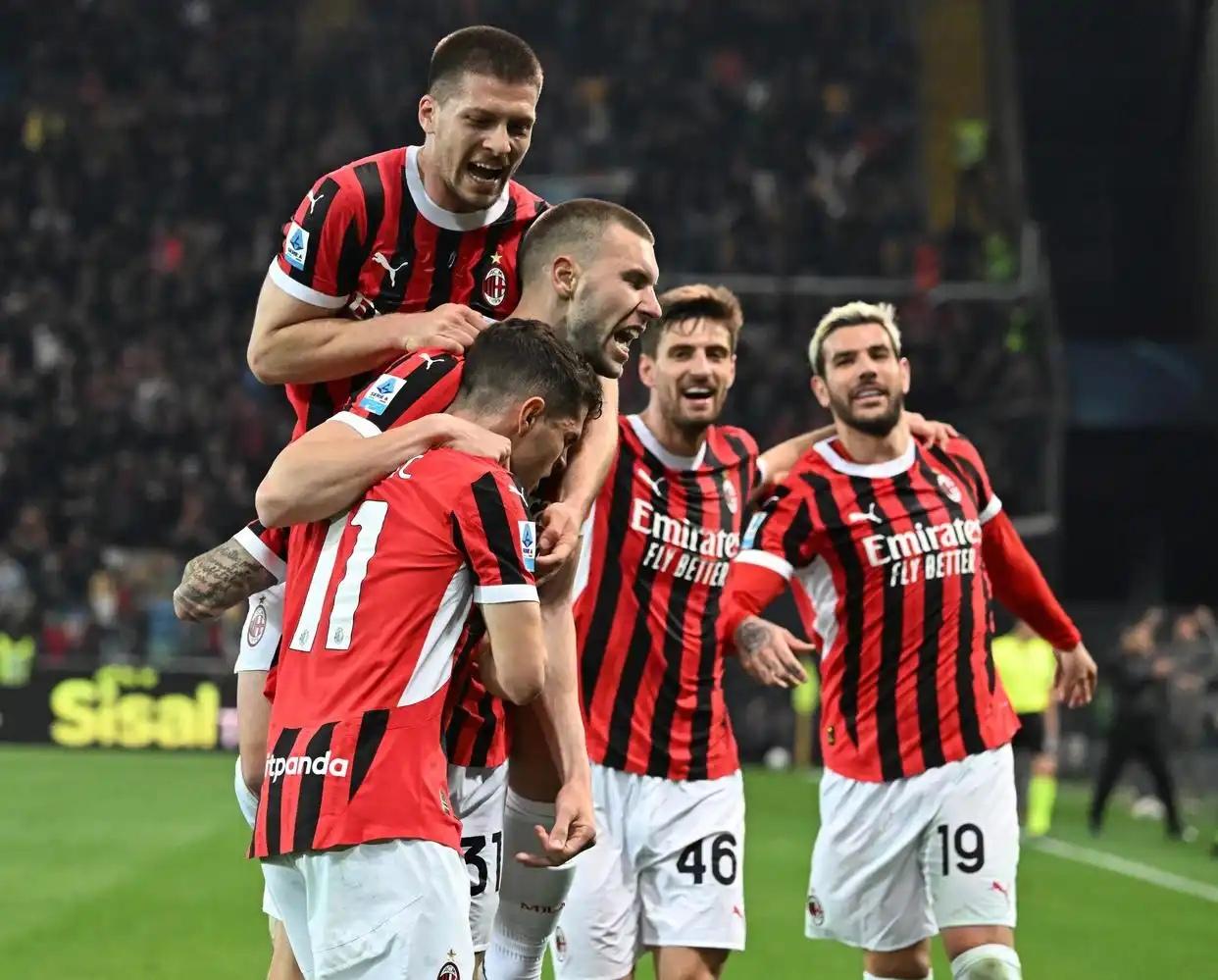 包含帕多瓦射手连入两球，乌迪内斯险胜热那亚的词条