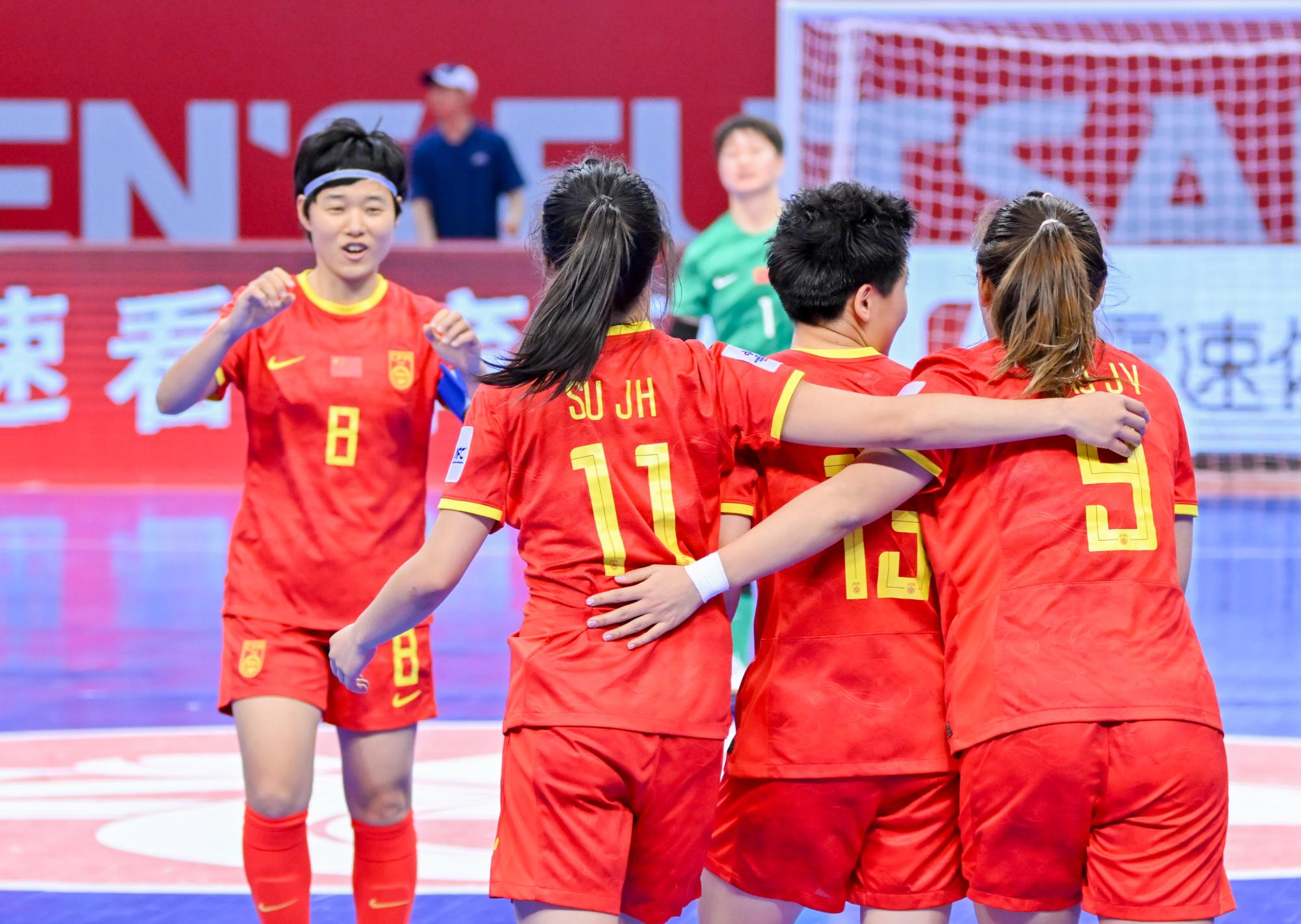 中国女足队员刘某在比赛中攻入制胜球