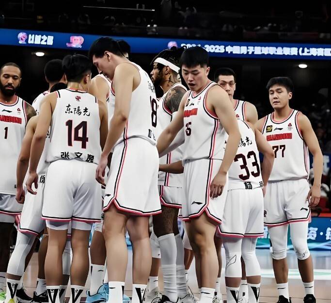 包含沃尔夫斯堡年轻新星崭露头角，表现抢眼的词条