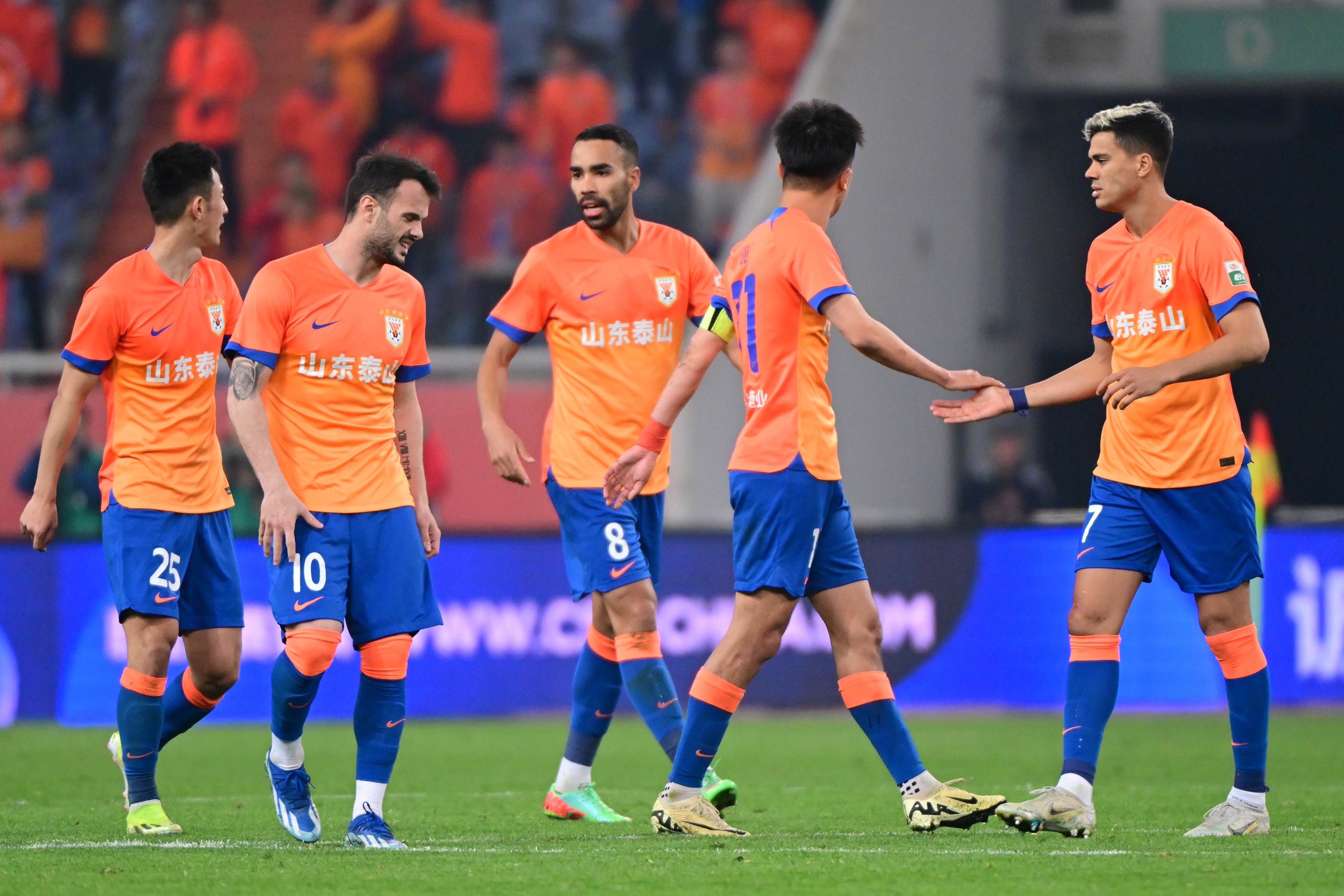 沙尔克锋员状态回勇，球队备战下轮比赛