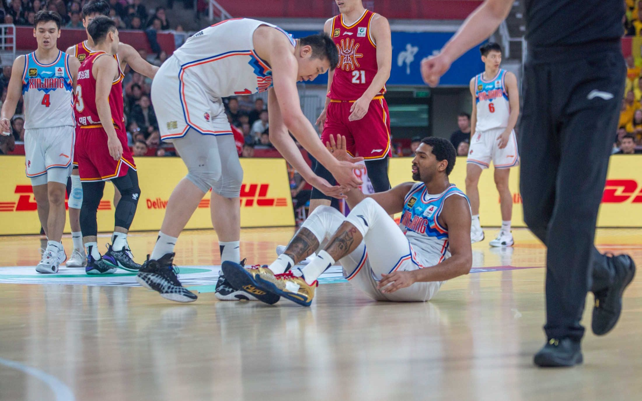 关于广厦队在与新疆队的角逐中胜出的信息