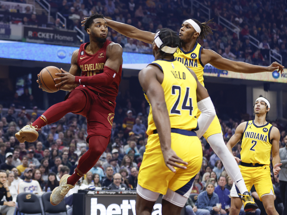 包含步行者队客场大胜，展现出强大的团队战斗力的词条