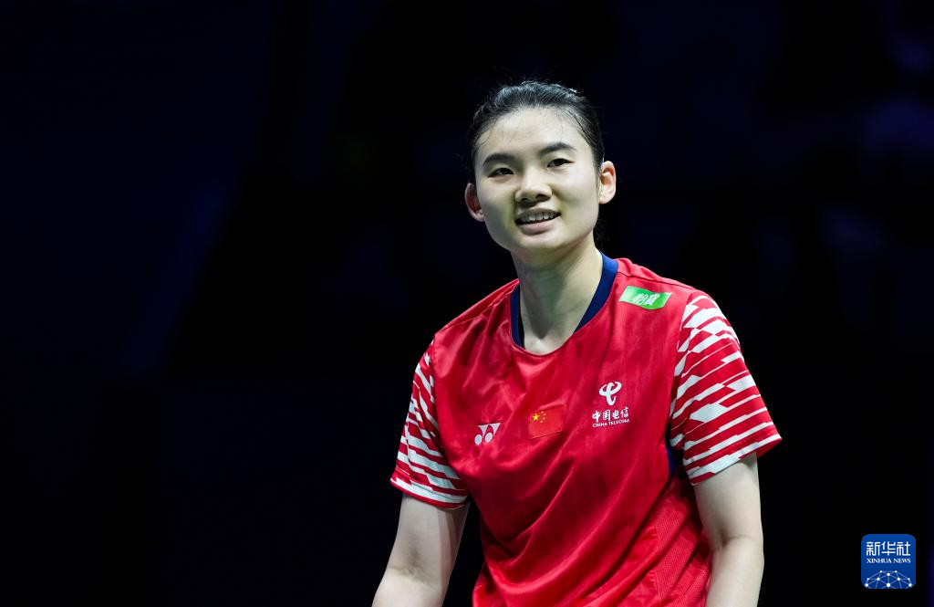 关于中国代表团再添金牌，夺得女子羽毛球比赛冠军的信息