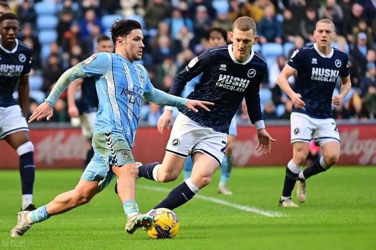 米尔沃尔球员表现亮眼，帮助球队获胜