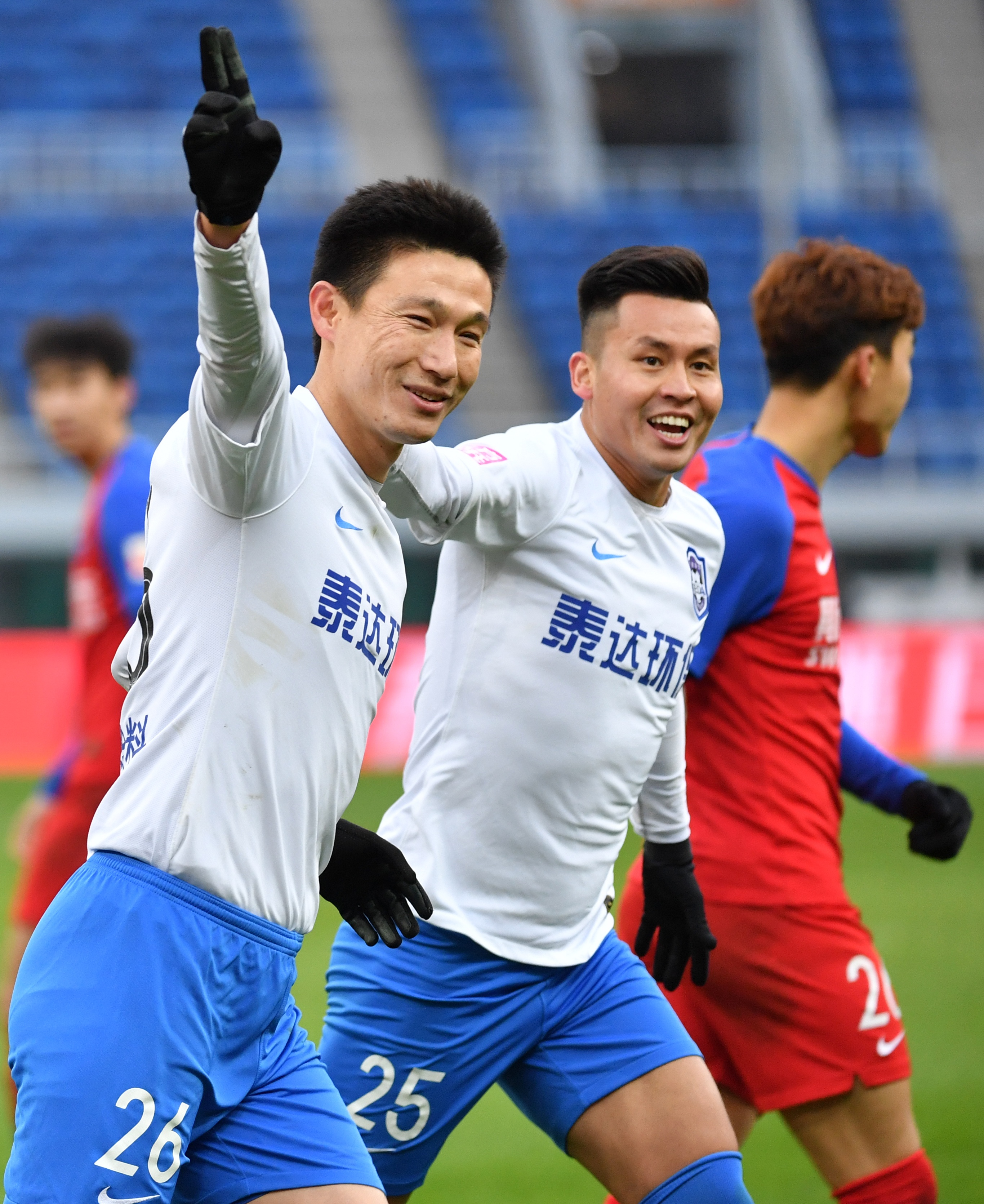 天津权健在主场大胜重庆斯威，提升士气