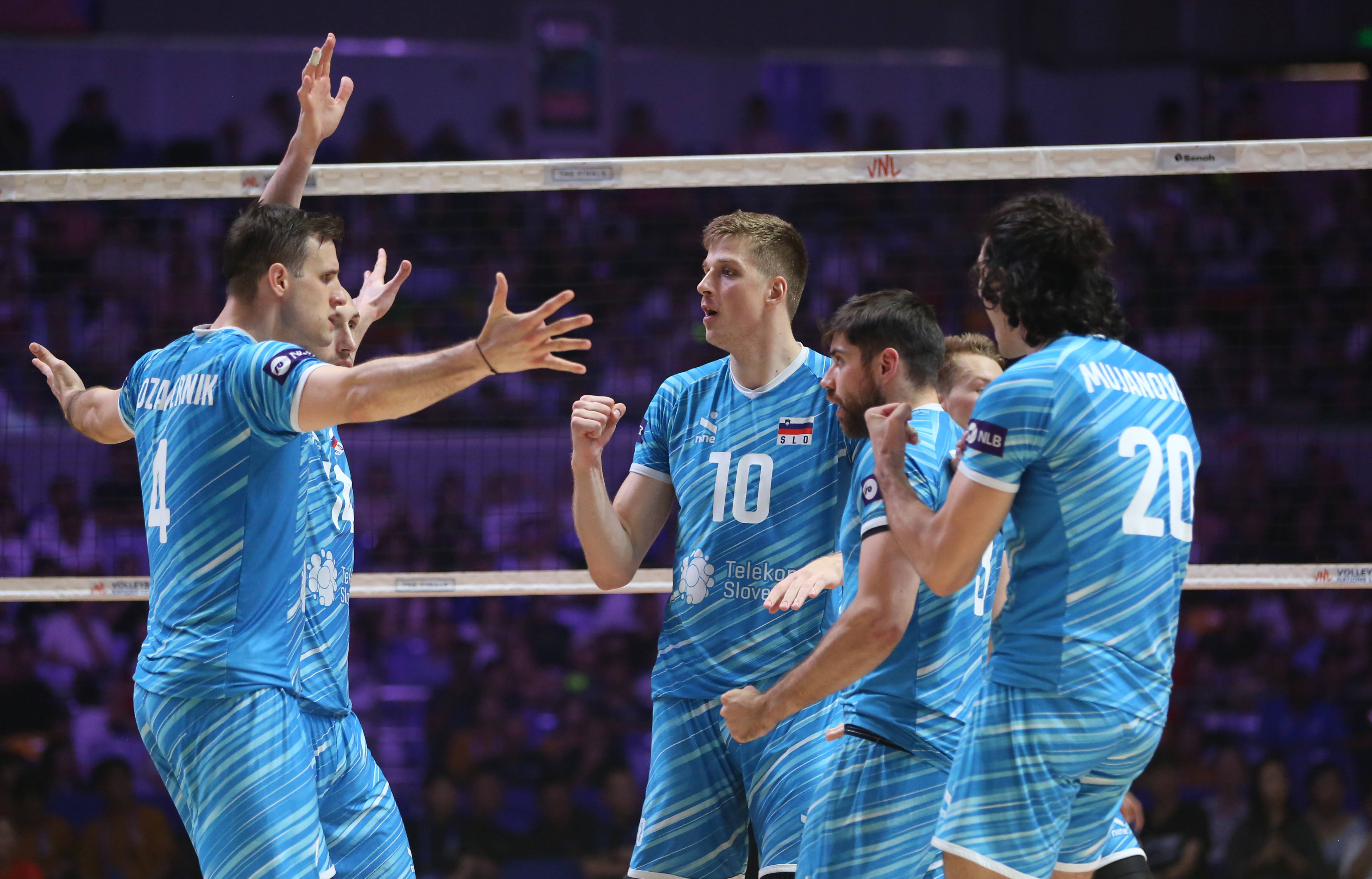 斯洛文尼亚队在比赛中击败对手，表现出色